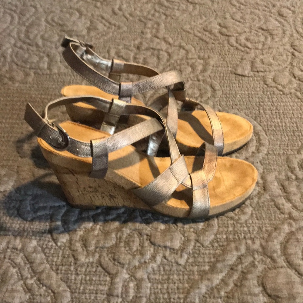 Aerosoles Beige Wedges